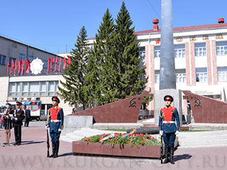 ������ ������������� � ������������ 75-����� ������ � ����� ��� ������������