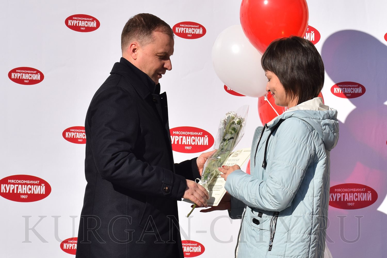 Глава города Кургана Андрей Потапов поздравил работников Курганского мясокомбина