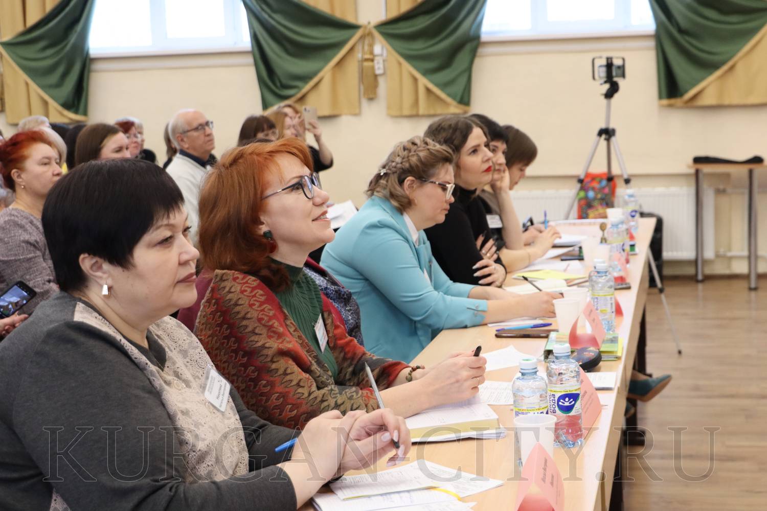 Наши достижения в детском саду. Портфолио учителя английского языка шаблон. Профессиональные достижения. Достижения воспитанников детского сада для портфолио. Достижения педагога воспитателя.