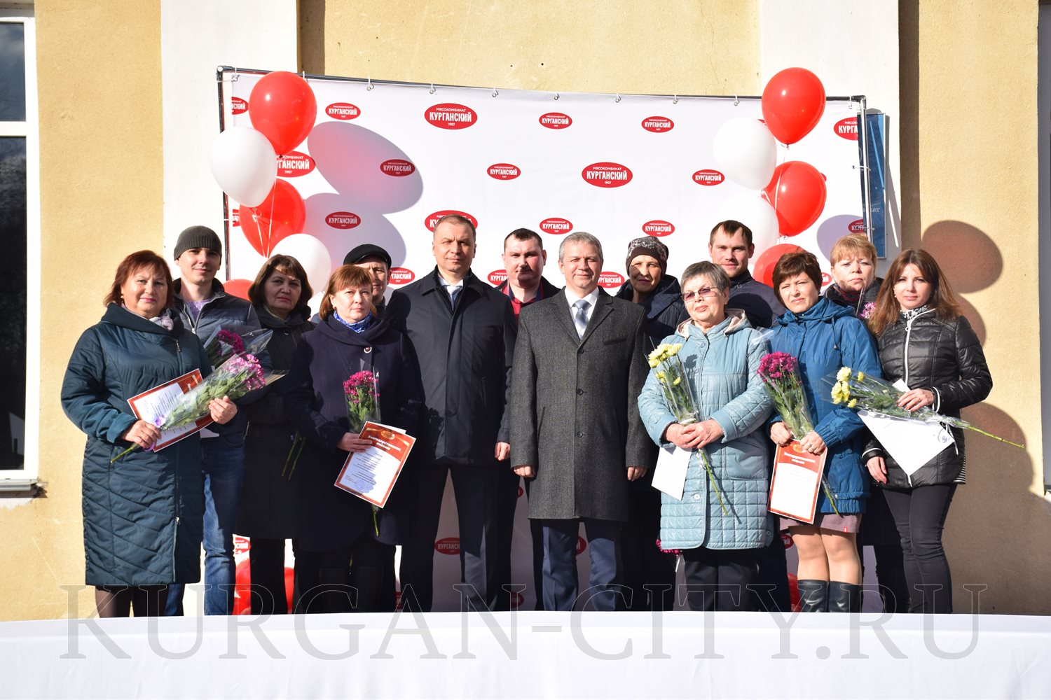 Глава города Кургана Андрей Потапов поздравил работников Курганского мясокомбина