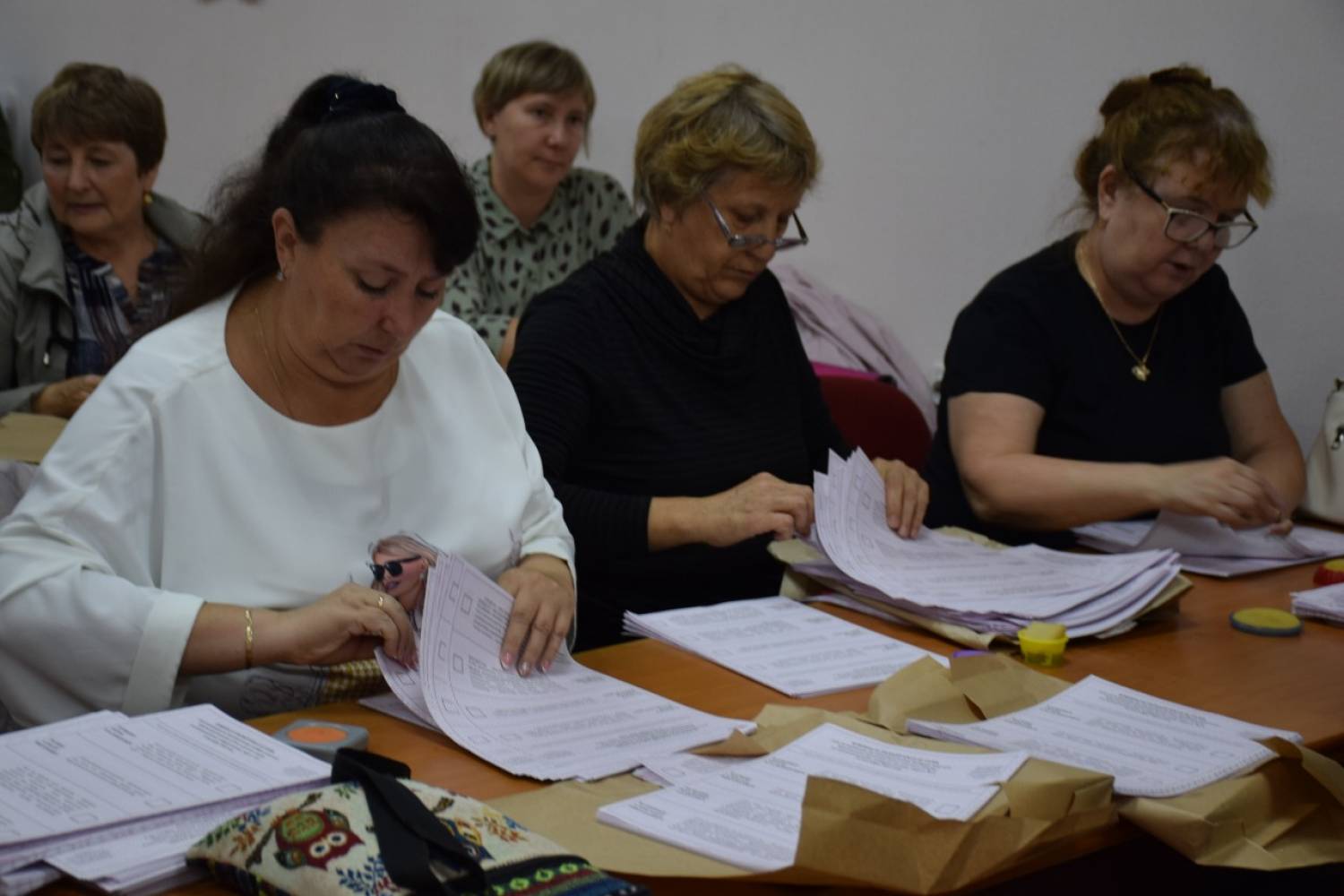 Избирком запорожской области. Педагогический колледж. Территориальная избирательная комиссия. Камышлов территориальная комиссия по делам несовершеннолетних. Выездная встреча с предпринимателями ломоносовского района.